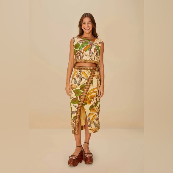 FARM RIO Sand Foliage Sketch Lenzing™ Ecovero™ Euroflax™ Blouse - Picture 2 of 4